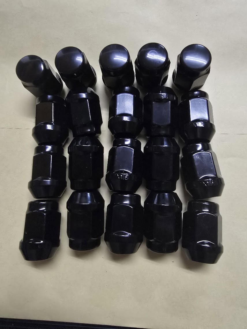 M12 P1.5 21HEX 60度テーパー ブラック 黒 ナット 20個新品 送料無料 クラウン プリウス ヴェルファイア 社外ホイール用_画像1