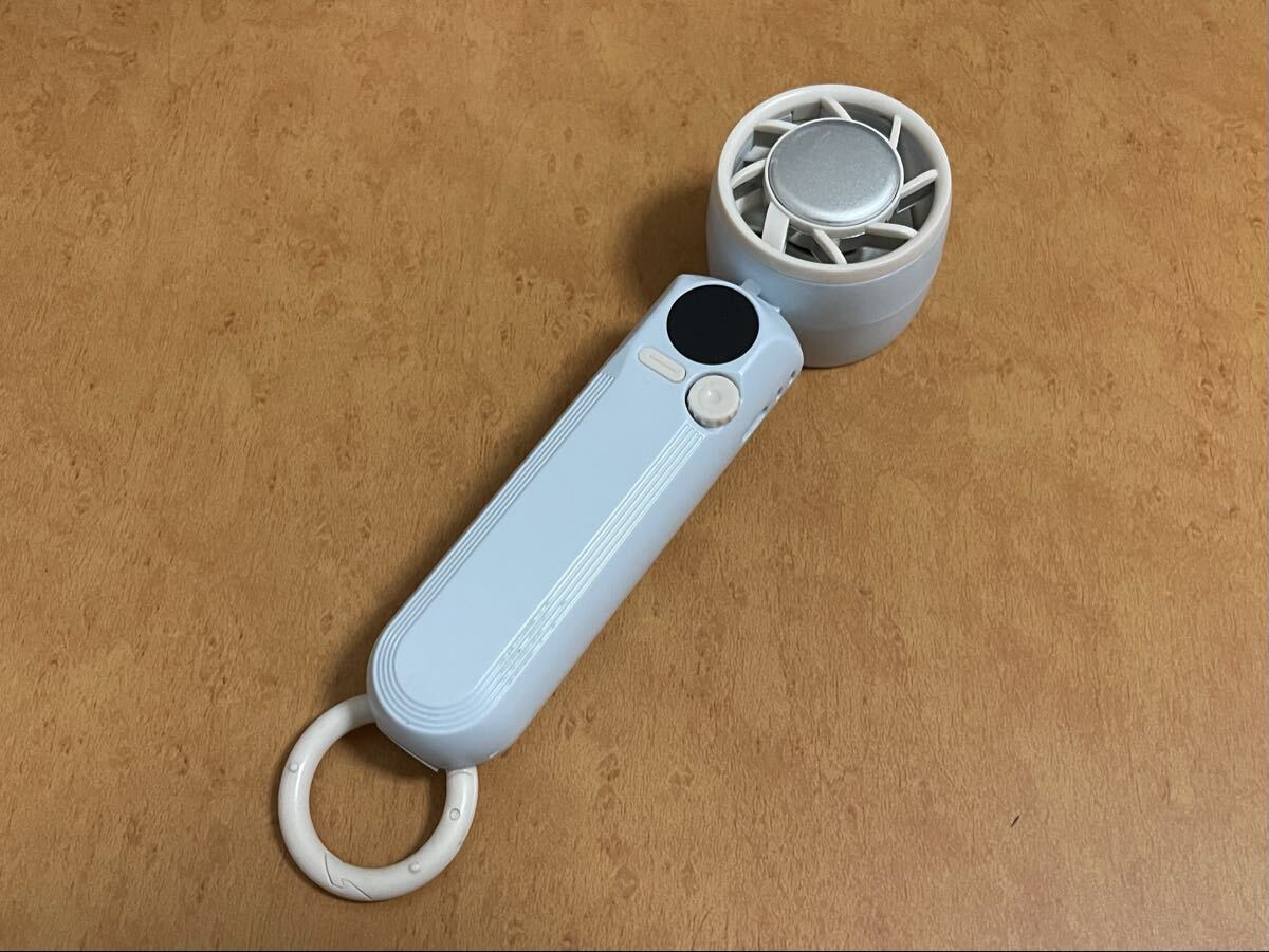 送料無料 ハンディファン 手持&卓上2WAY冷却 冷却プレート搭載 携帯 扇風機 冷感 手持ち ミニ 熱中症 アウトドア クーラー 卓上 ブルー _画像9