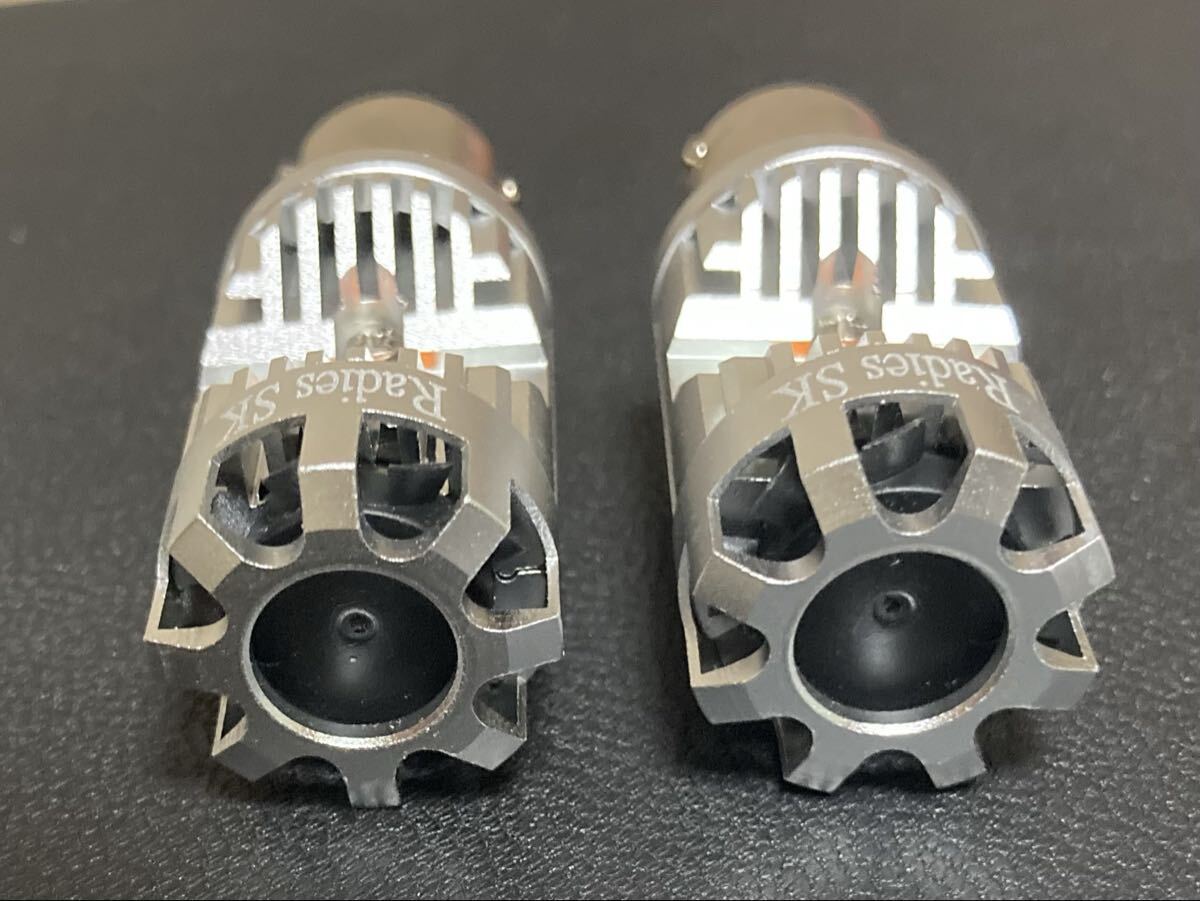 点灯比較に使用　①（縦・横の、差し金のピンの向きに注意！） 12V S25 シングル　LED 冷却ファン付　アンバー　昼でも明るく安全_画像5