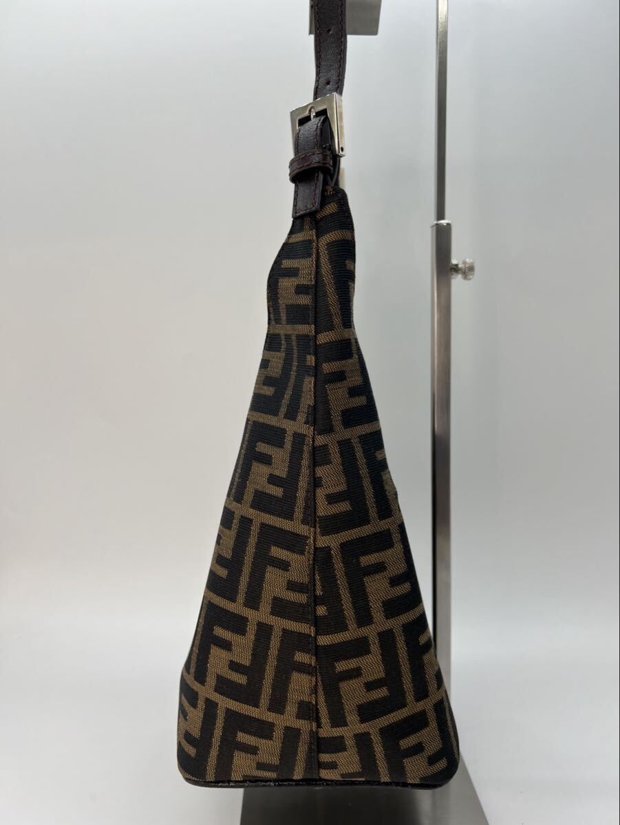【美品】 FENDI フェンディ ズッカ柄 マンマ ワンショルダーバッグ ハンドバッグ P1659