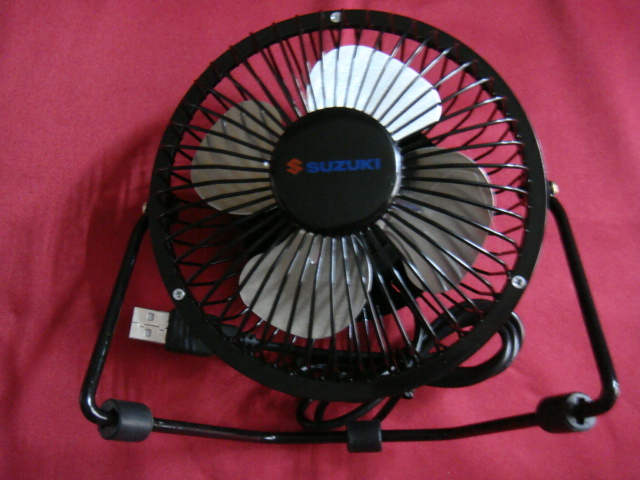 SUZUKI・スズキ ^,,.USBミニファン/卓上扇風機*ブラック_.,,^「新品」