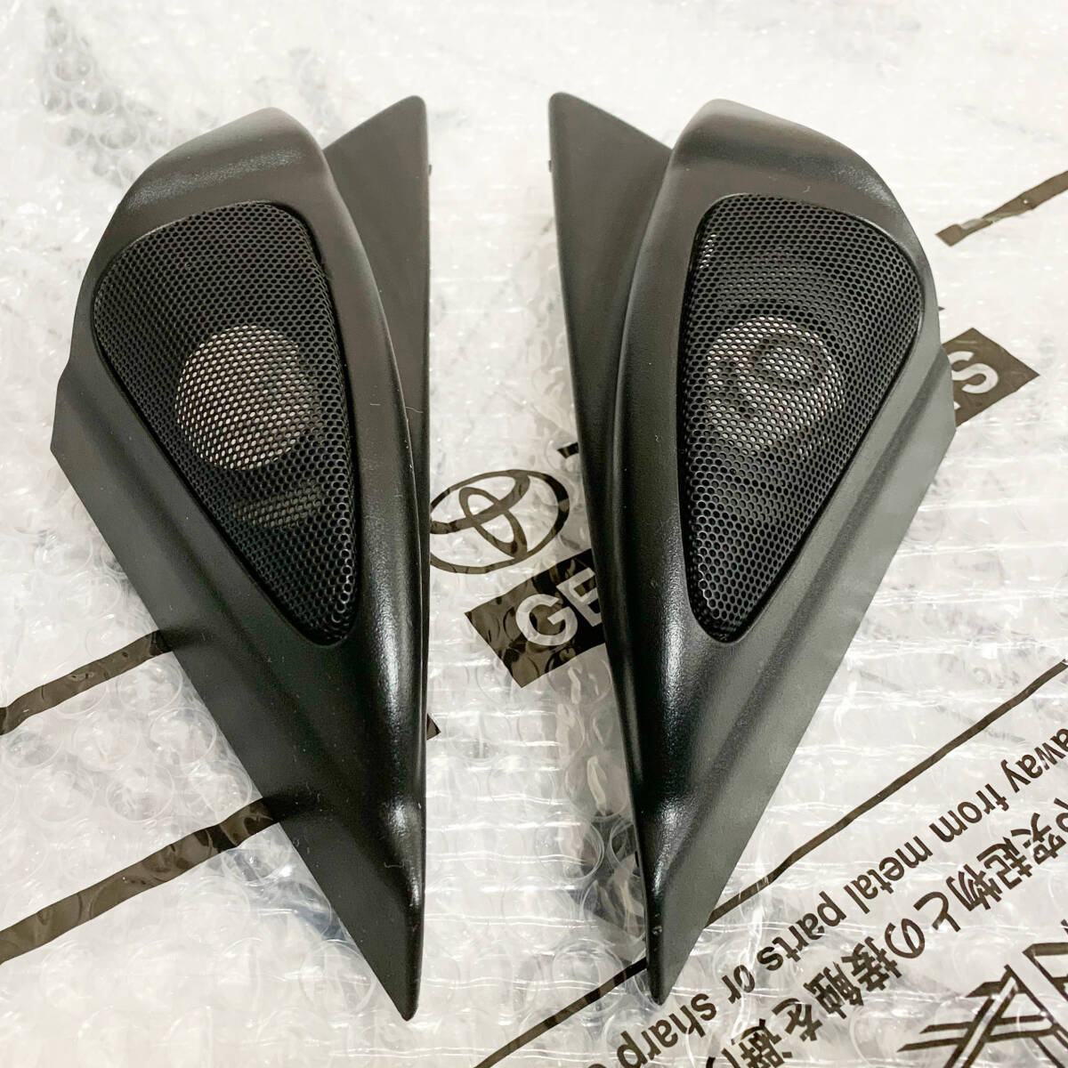 【秋のバーゲン期間だけ値下げ 11/8まで】ランクル100 TOYOTA純正 ツィーターカバー 左右セット ランドクルーザー100_画像2