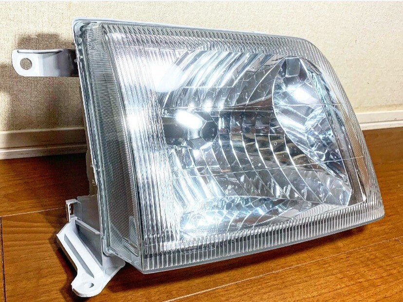 【新品・未使用】95プラド 90プラド トヨタ純正 後期ヘッドライト ランドクルーザープラド 95 90_画像3