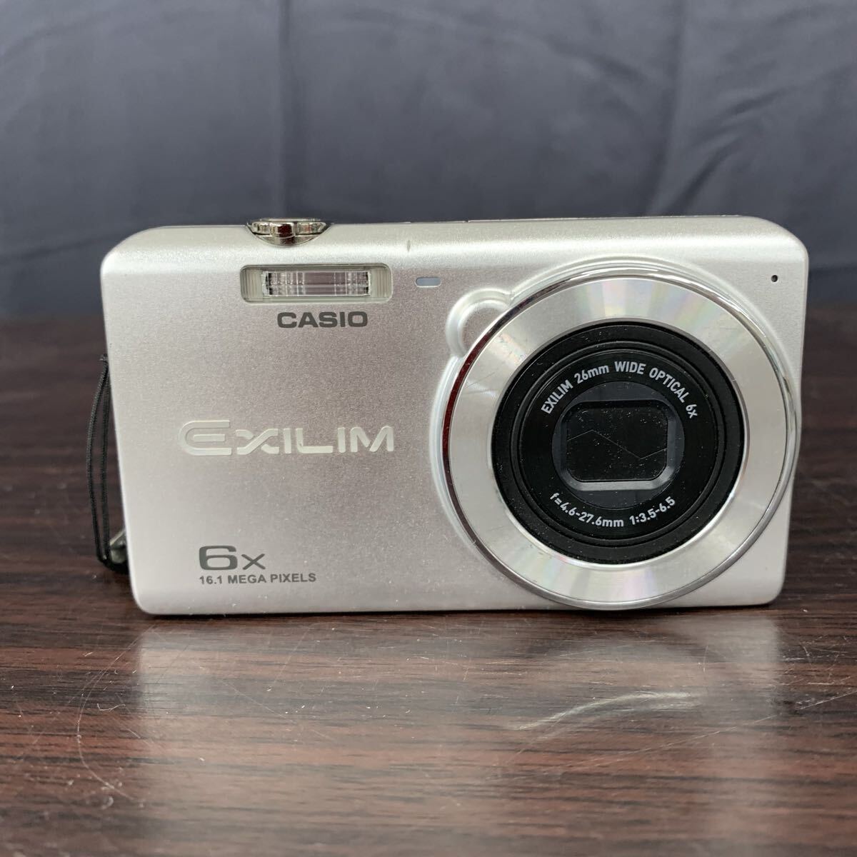 ●【売り切り】CASIO カシオ コンパクトデジタルカメラ EXILIM エクシリム EX-ZS27 シルバー 6× f=4.6-27.6mm 1:3.5-6.5 現(xiàn)狀品