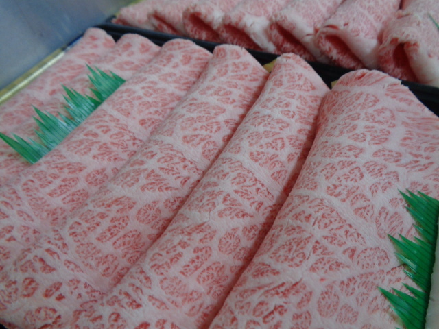 さつま和牛Ａ５牝　超特肩ロースすき焼き　２ｋｇ?。?2）