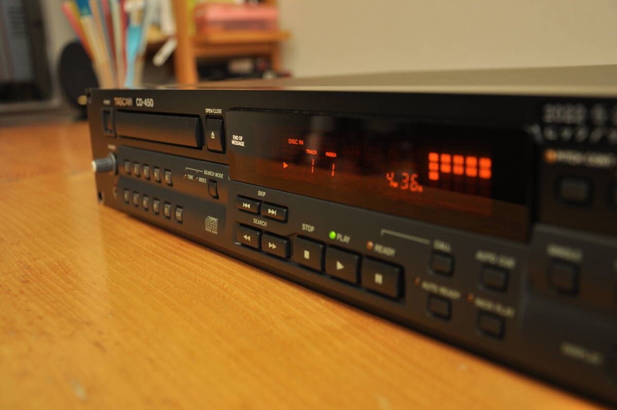□■　TASCAM CD-450　元箱、取説、リモコン付き　完動(dòng)品　ピックアップ交換済み　小傷あり　■□