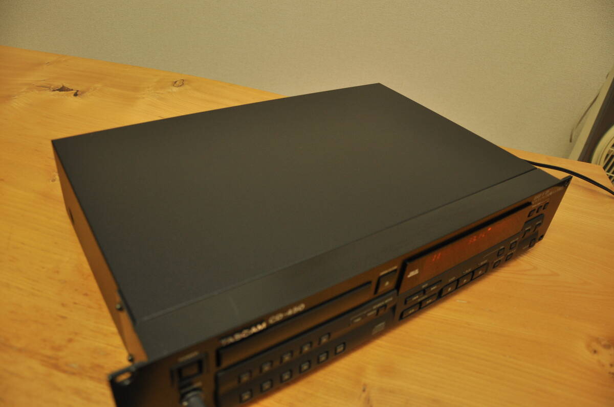 □■　TASCAM CD-450　元箱、取説、リモコン付き　完動(dòng)品　ピックアップ交換済み　小傷あり　■□