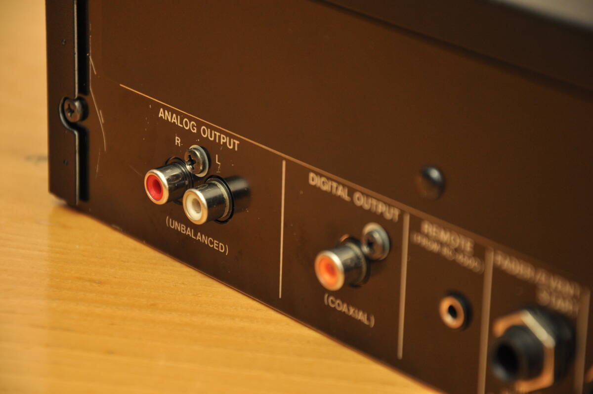 □■　TASCAM CD-450　元箱、取説、リモコン付き　完動(dòng)品　ピックアップ交換済み　小傷あり　■□