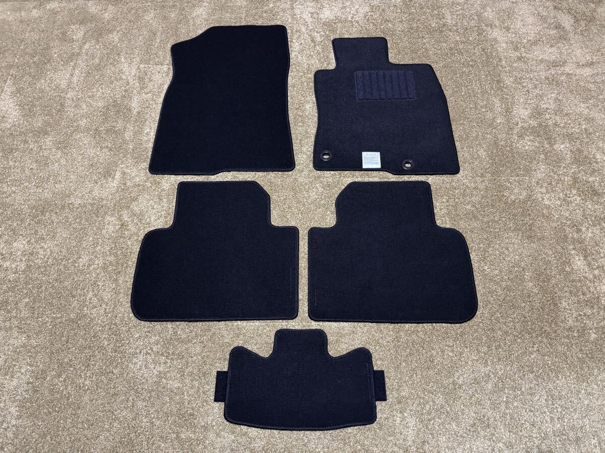 ■送料無料■ホンダ シビックタイプR FL1/4/5 リアベンチなし車用 黒無地 フロアマット カーマット 日本産 新品(年式:R3年6月~現行)_画像1