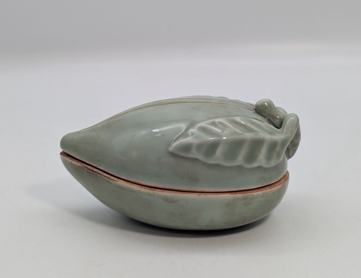 青磁桃形香合　明時代　十六 十七世紀(jì) 五島美術(shù)館蔵 青磁水注 中國古陶磁 桃形香合 青磁風(fēng) 時代物 骨董 収納小道具 美術(shù)品 骨董 骨美術(shù)品 