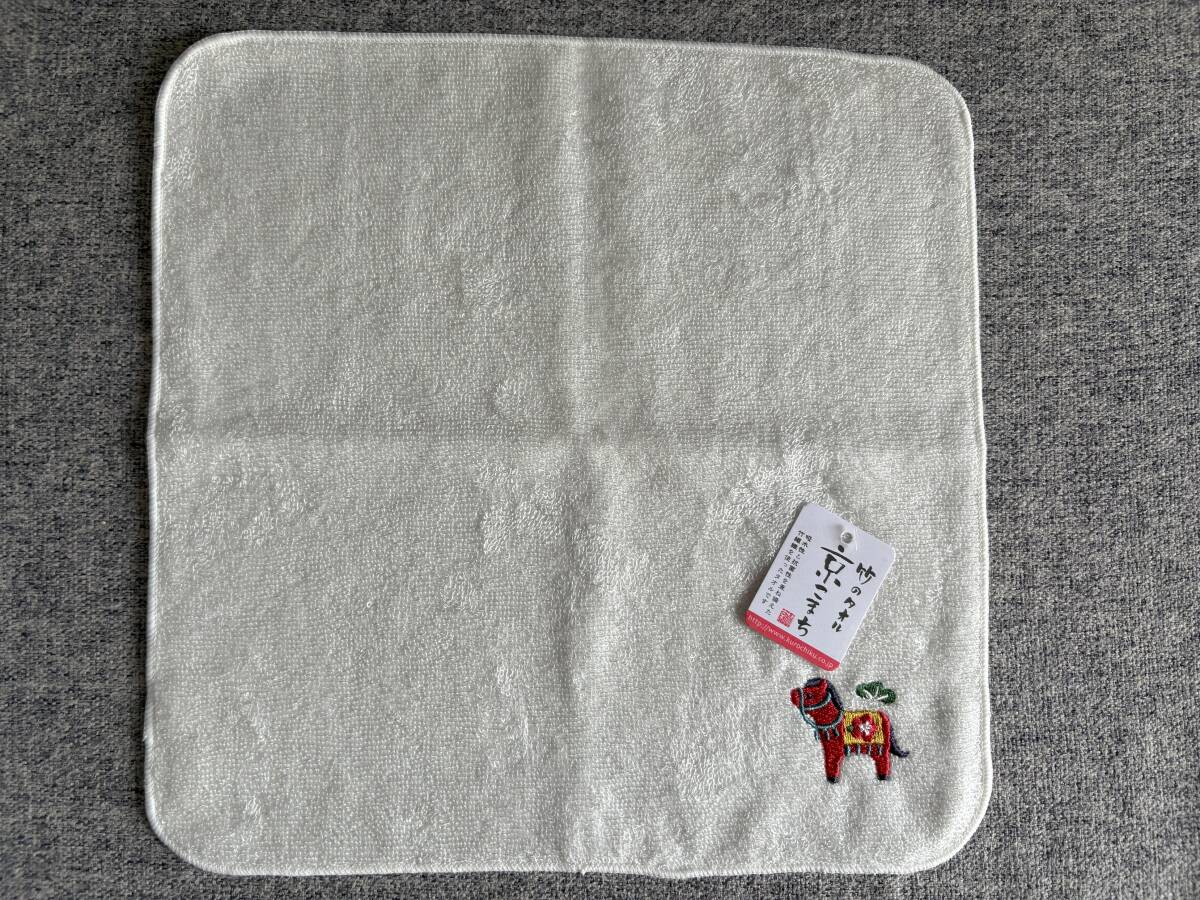 ★新品 未使用 タグ付き ハンドタオル 竹のタオル ハンカチ「京こまち」京都 くろちく 刺繍 馬_画像3