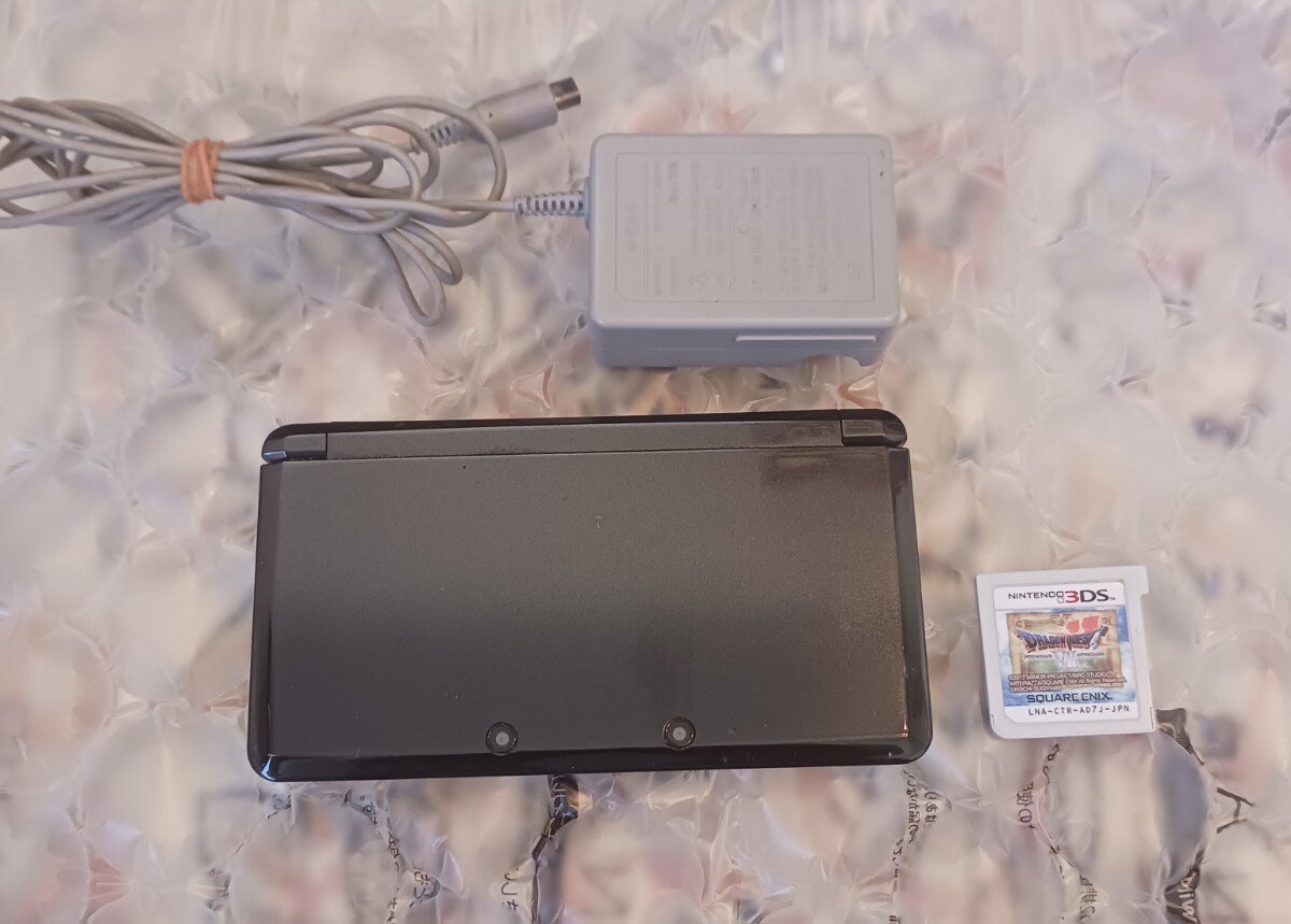 Nintendo 3DS ニンテンドー3DS コスモブラック　本體一式　+　ドラゴンクエストⅧ　動(dòng)作品　送料無(wú)料　充電器　タッチペン付き　説明文必読