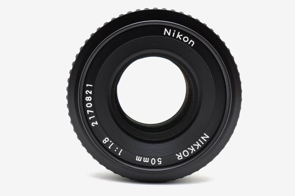 [美品]ニコン Nikon Ai-s NIKKOR 50mm f/1.8 マニュアルフォーカス Pancake レンズ 2597862