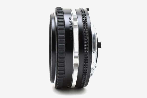 [美品]ニコン Nikon Ai-s NIKKOR 50mm f/1.8 マニュアルフォーカス Pancake レンズ 2597862