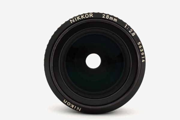 [美品]ニコン Nikon Ai NIKKOR 28mm f/2.8 マニュアルフォーカス 広角 レンズ 2597866