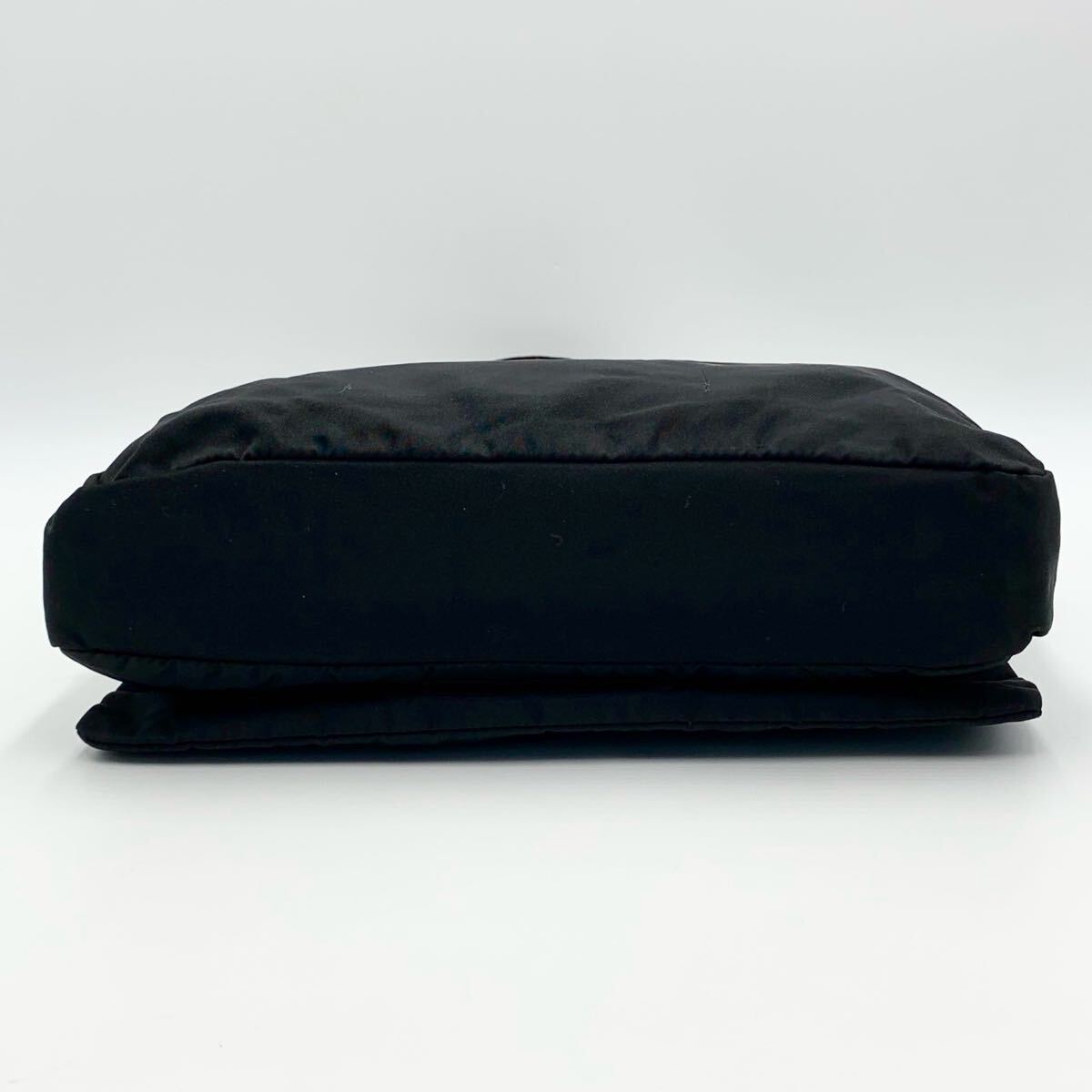 美品 PRADA プラダ ショルダーバッグ 三角ロゴ ブラック 黒