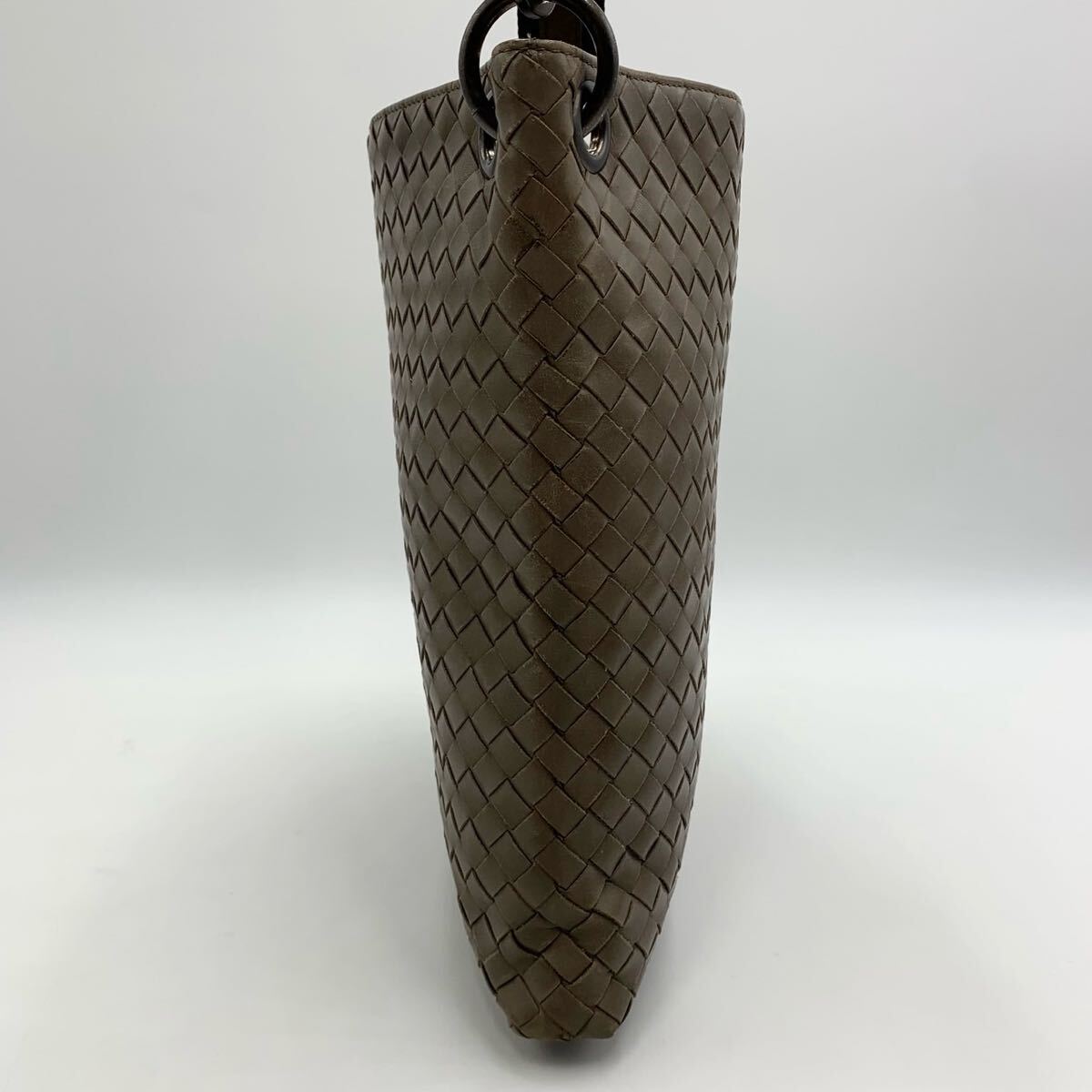BOTTEGA VENETA ボッテガヴェネタ イントレチャート ショルダーバッグ カーキ 斜め掛け