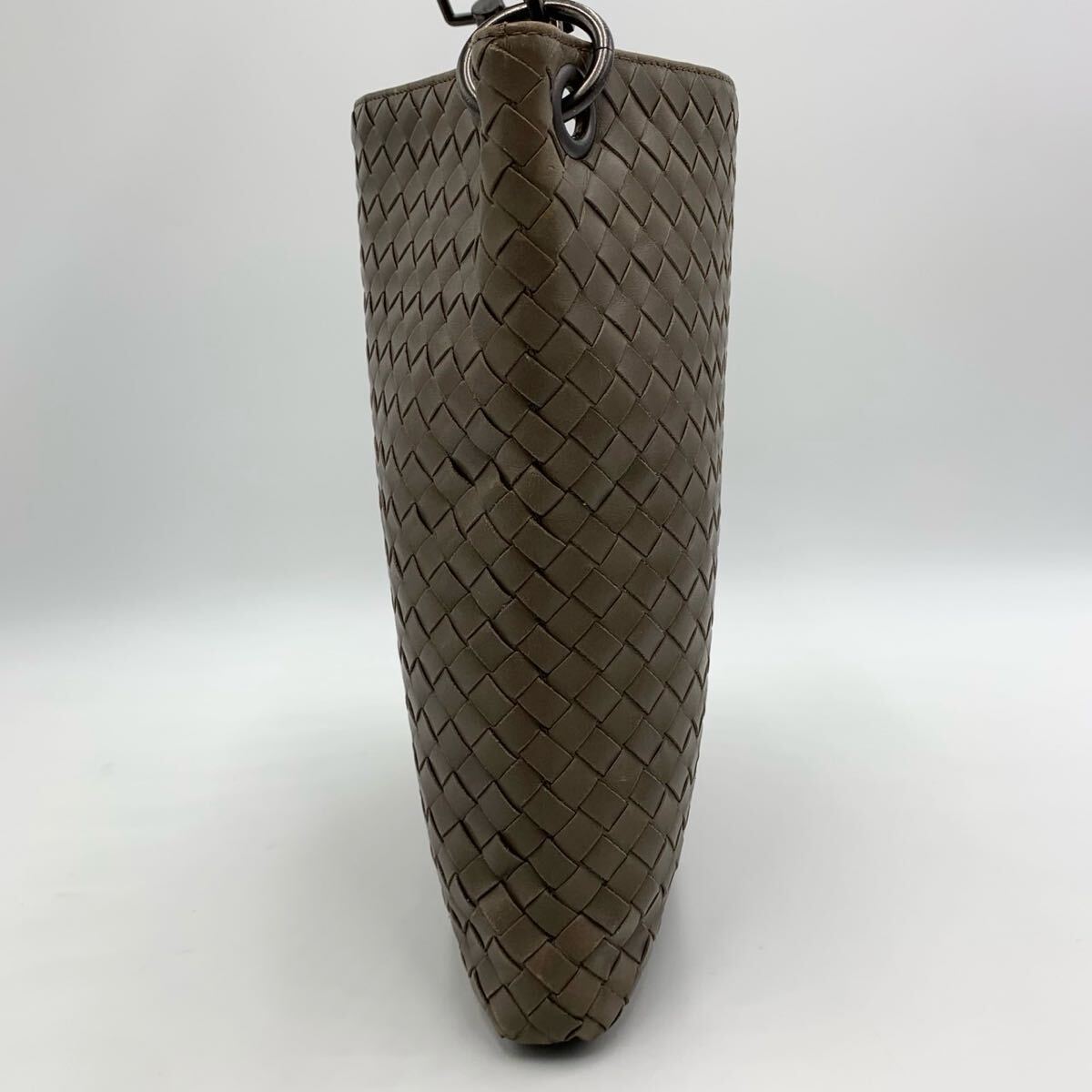 BOTTEGA VENETA ボッテガヴェネタ イントレチャート ショルダーバッグ カーキ 斜め掛け