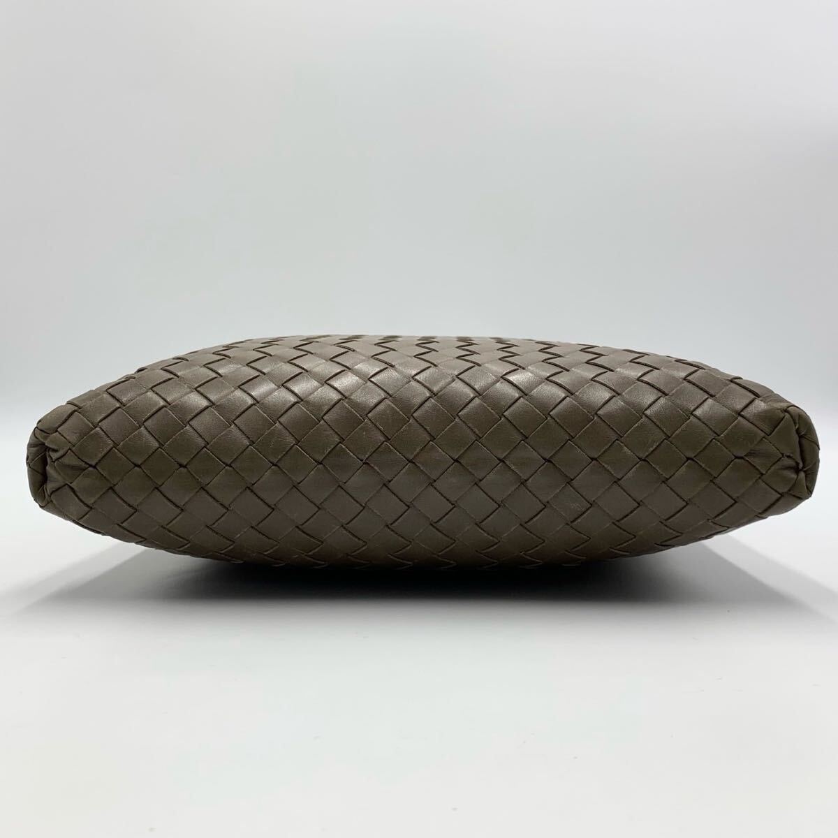 BOTTEGA VENETA ボッテガヴェネタ イントレチャート ショルダーバッグ カーキ 斜め掛け