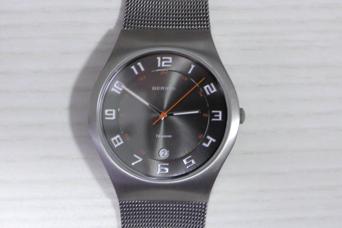 美品 送料無料 BERING チタン 軽量 メンズ 腕時計 クォーツ サファイヤ クリスタル 電池交換済 ベーリング_画像2