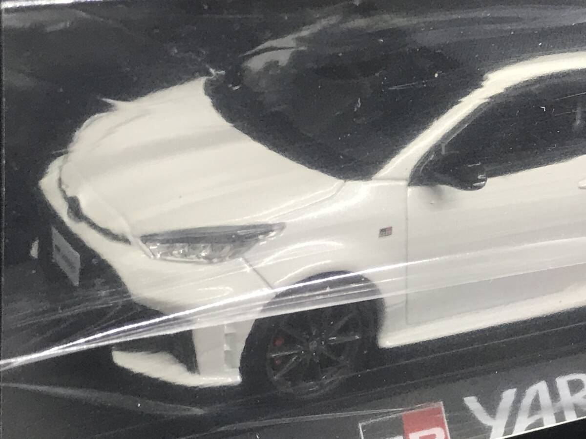 ★2024年発売 新型 トヨタ GRヤリス GR YARIS 1/30 ミニカー カラーサンプル 089 プラチナホワイトパールマイカ_画像6