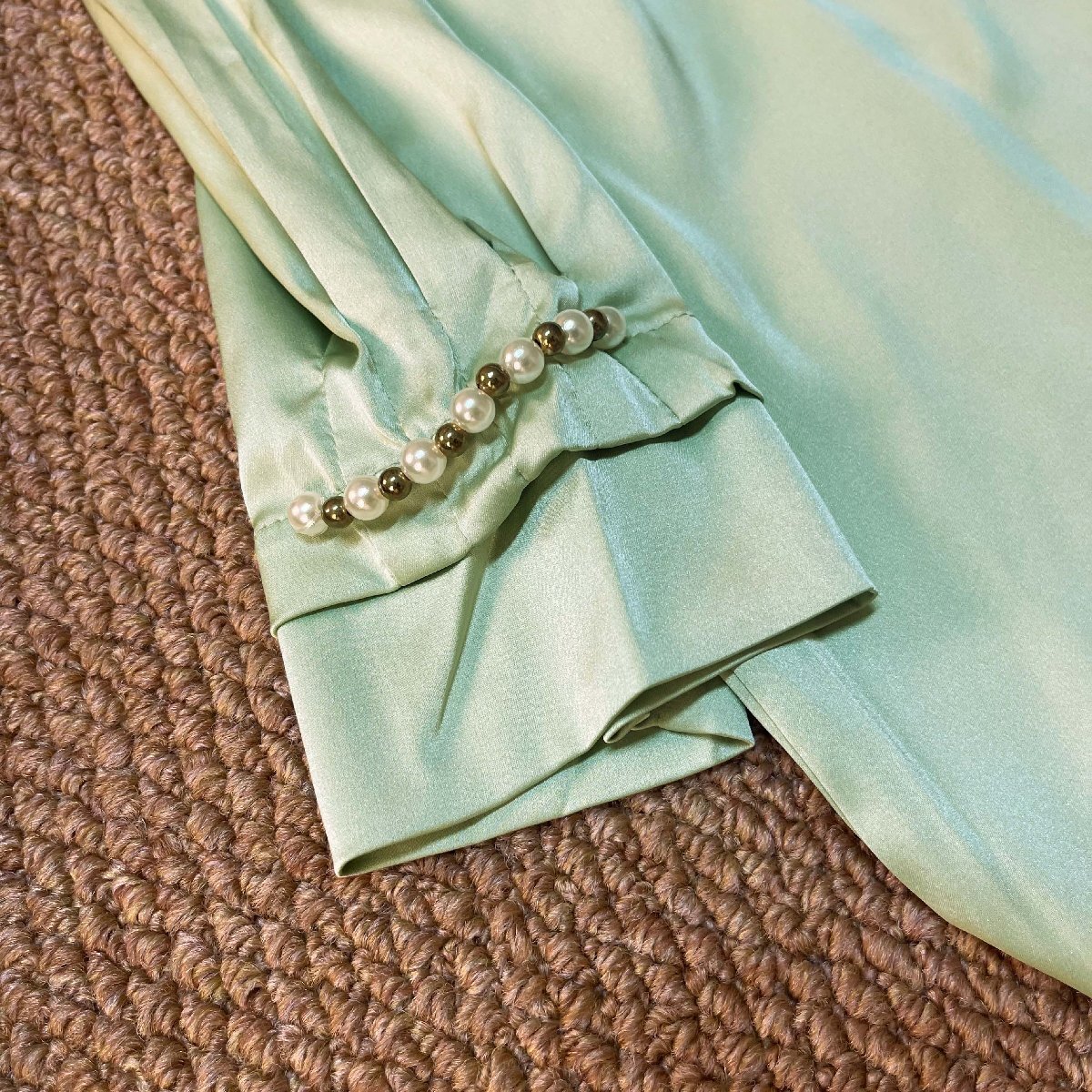 半袖 シャツ ブラウス カナダ制造 シルク混 高級(jí) 滑らか 無地 光沢感 パール 可愛い エレガント 海 旅行 トップス レディース 夏 SIZE:L