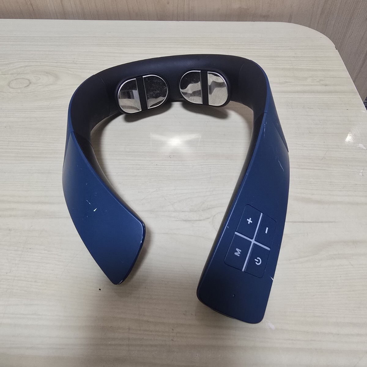 「NIPLUX NECK RELAX 1S (ニップラックスネックリラックス ワンエス)」という首用EMS温熱器