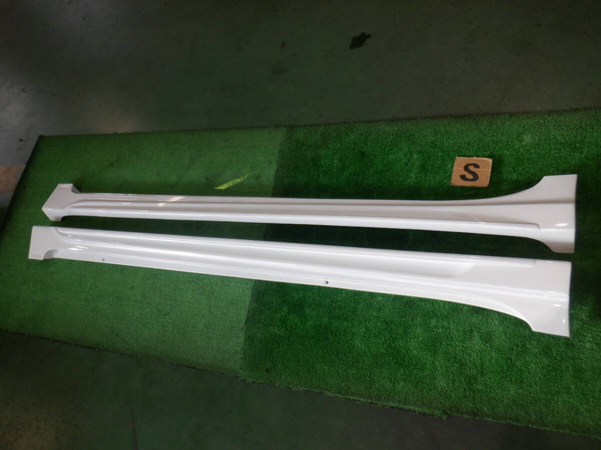 ★ 発送不可品/直接引取限定 ★ Silk Blaze サイドステップ 左右セット トヨタ プリウス ZVW30 プレミアムライン ★ 店渡しのみ ★_画像1