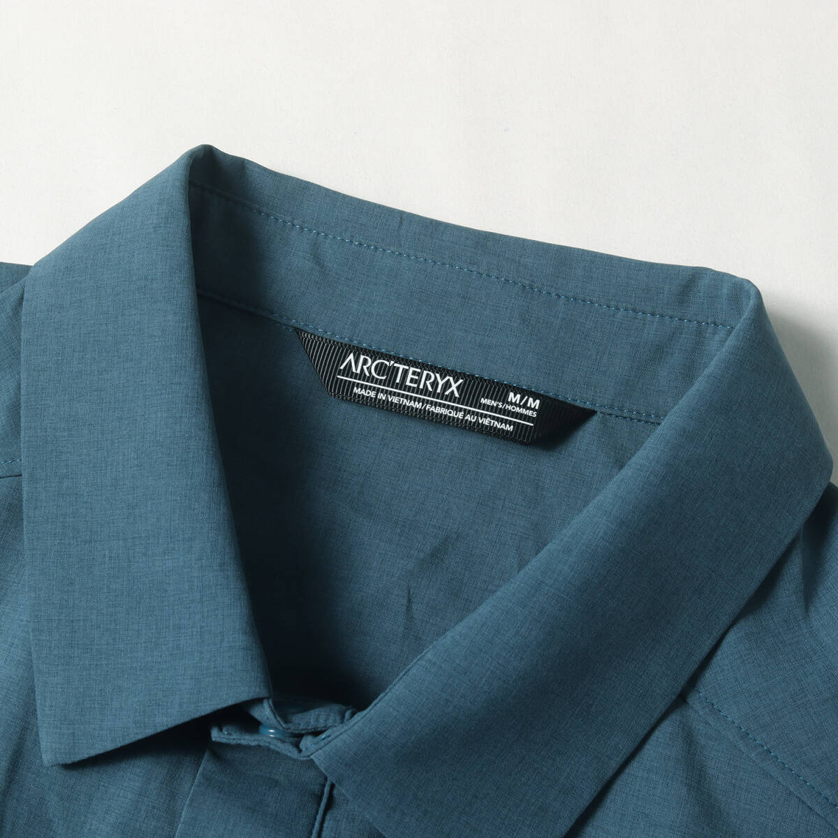 【美品】ARC TERYX アークテリクス シャツ ブルー サイズ:M | ストレッチ スナップボタン 半袖 シャツ (Skyline SS Shirt / 2022年制)