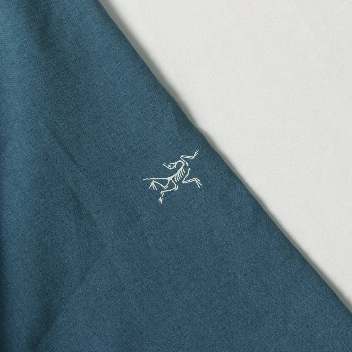 【美品】ARC TERYX アークテリクス シャツ ブルー サイズ:M | ストレッチ スナップボタン 半袖 シャツ (Skyline SS Shirt / 2022年制)