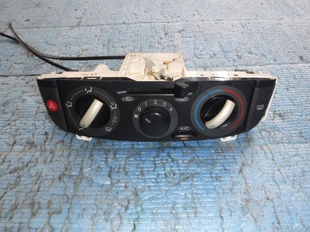 【青森発】中古 ステラ DBA-RN2 A/Cスイッチパネル ※状態 車体情報等 説明欄要確認_画像3