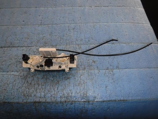 【青森発】中古 ステラ DBA-RN2 A/Cスイッチパネル ※状態 車体情報等 説明欄要確認_画像2