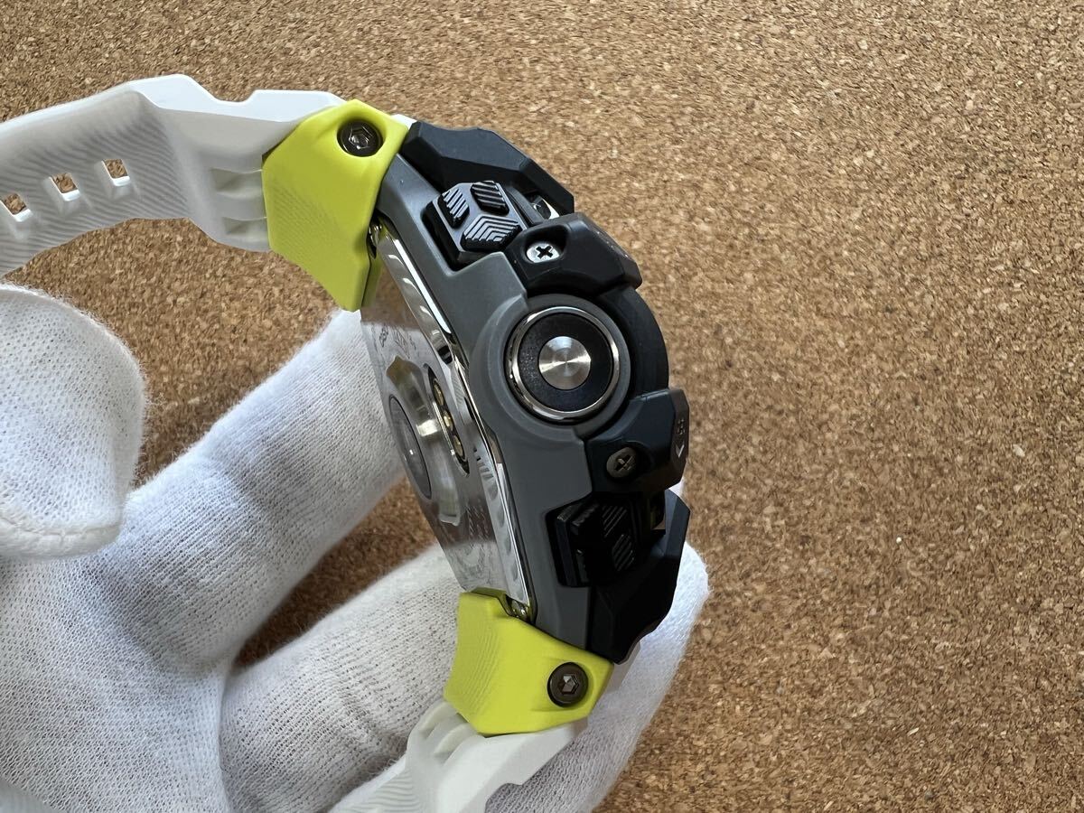 ●未使用●生産終了/レア品 CASIO(カシオ ウォッチ)G-SHOCK 時計 mercismith2watch G-SQUAD GBD-H1000-1A7JR ジースクアード ホワイト_画像4