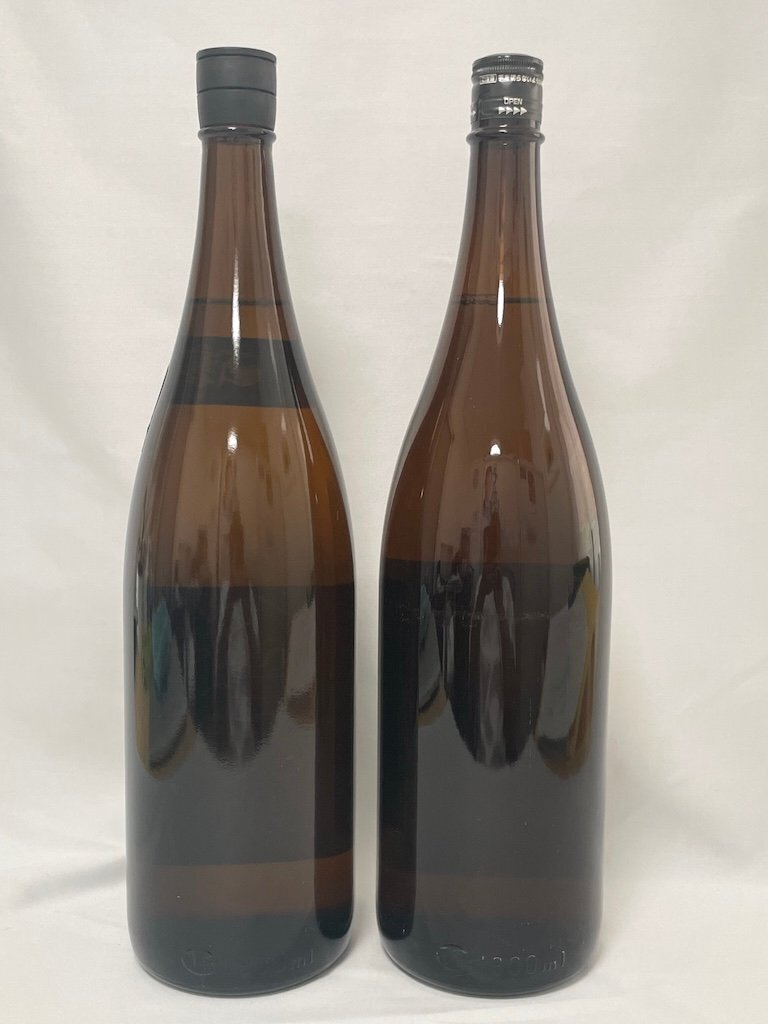 古酒 未開栓 ★大吟醸 虎の巻 1800ml 15度 藤崎摠兵衛(wèi)商店 長(zhǎng)瀞蔵 埼玉県★鈴鹿川 特醸酒 1800ml 15度 清水清三郎商店 三重県 　2本セット