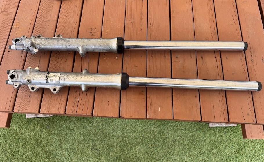 GSX750S меч оригинальный передняя вилка левый правый Katana GSX750S меч оригинальный передняя вилка левый правый Katana