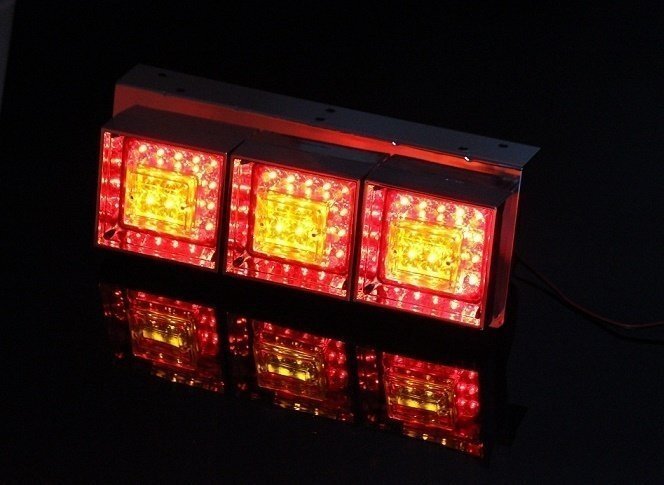  маленький, средний для грузовика LED 3 полосный прямоугольник задний фонарь красный / прозрачный 24V специальный задние фонари / Titan Dutro Fighter демонстрационный рузовик [ стоимость доставки 800 иен ]