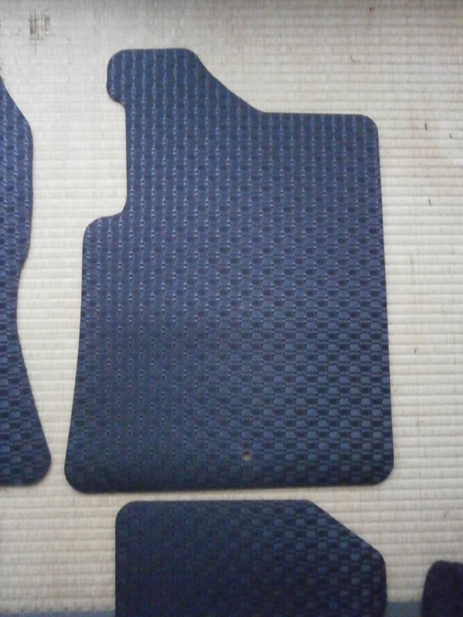 未使用品 ジムニー JB23W専用 JB43W専用 フロアマット カーマット 社外品 ショップオリジナル ラバーマット ゴムマット　ラバー ゴム AT用 