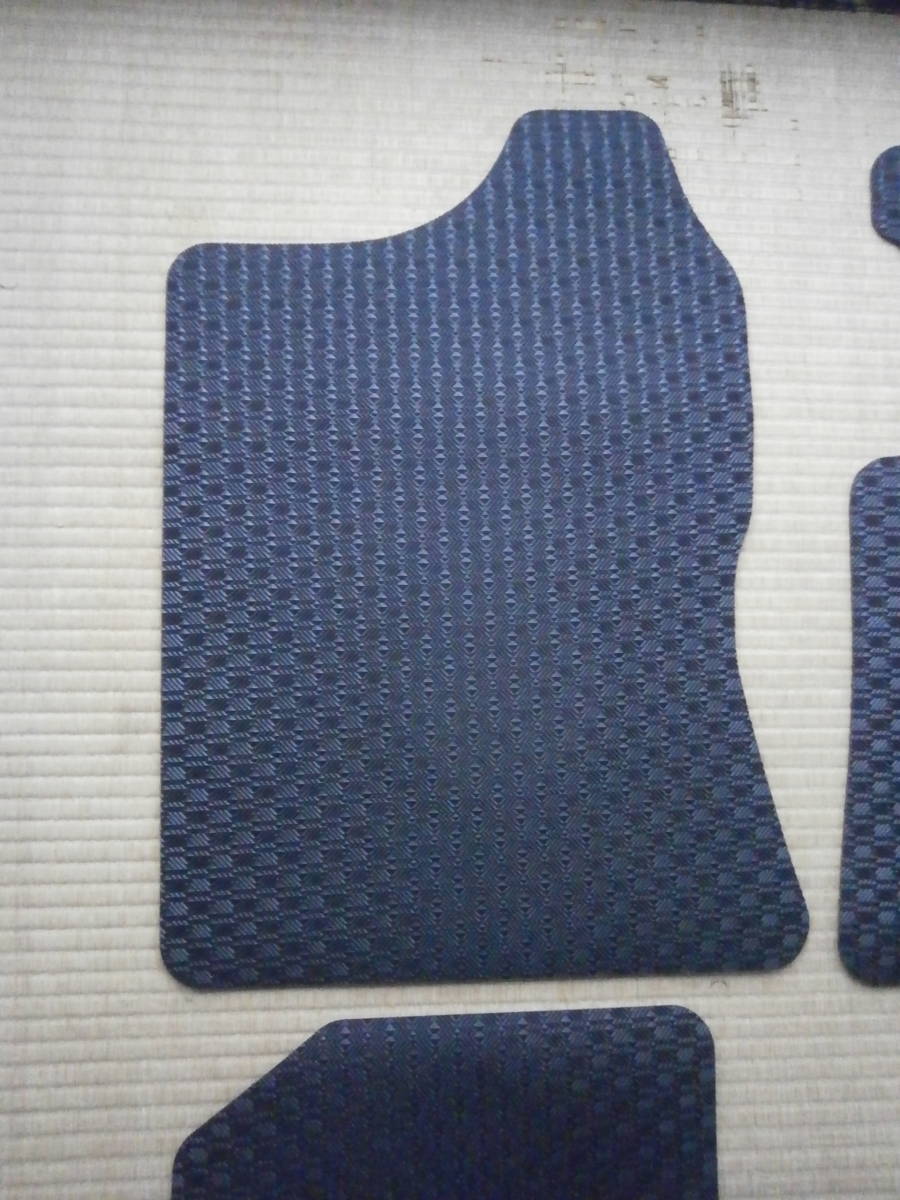 未使用品 ジムニー JB23W専用 JB43W専用 フロアマット カーマット 社外品 ショップオリジナル ラバーマット ゴムマット　ラバー ゴム AT用 