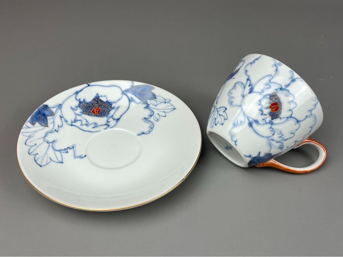 未使用 保管品 宮内庁御用達 九谷焼 山本長左 カップ&ソーサー 華王 牡丹 金彩 コーヒーカップ ティー 兼用 珈琲碗 高級洋食器 _画像2