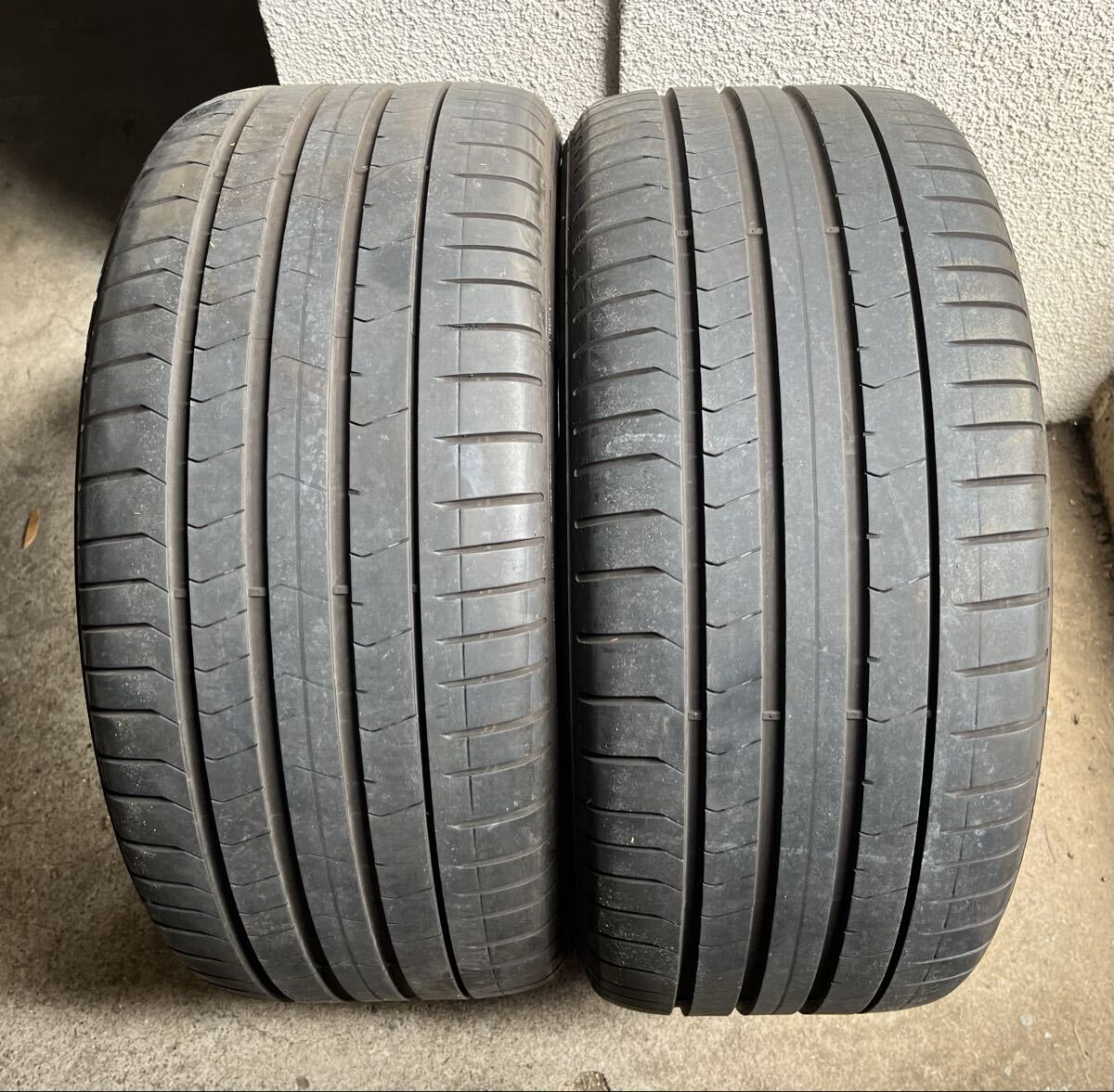 ピレリ P ZERO PZ4 RUN FLAT 255/35R19 ☆ 2018年製 2本セット_画像1