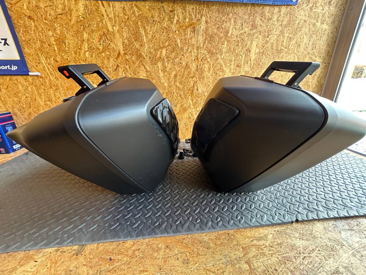 美品！ヤマハ純正　21'～ TRACERトレーサー9 GT RN70J/RN99J サイドケース左右セット _画像3