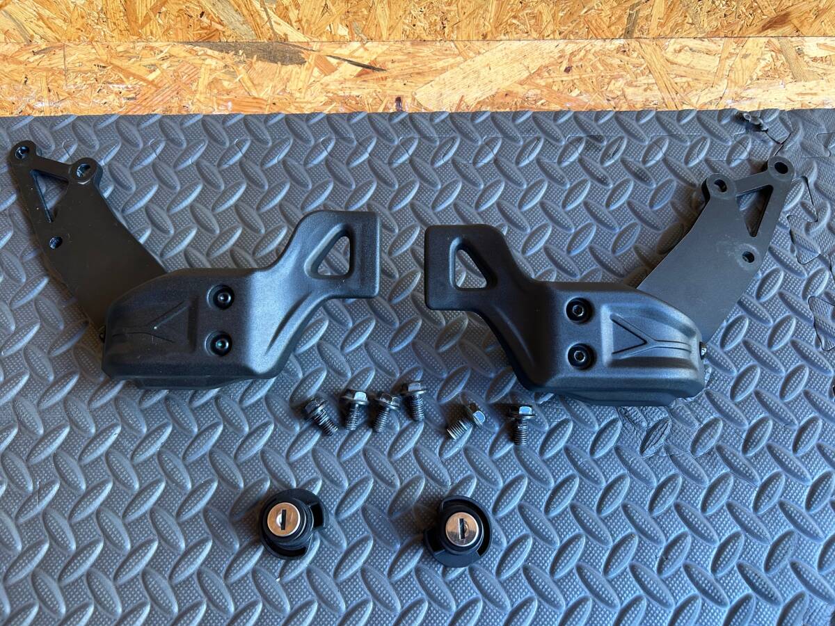 美品！ヤマハ純正　21'～ TRACERトレーサー9 GT RN70J/RN99J サイドケース左右セット _画像9