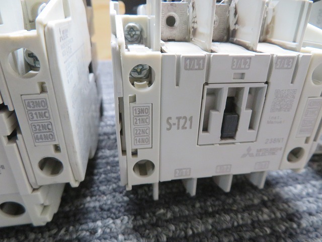 K☆MITSUBISHI　三菱 S-T35　S-T21　S-T20 MAGNETIC CONTACTOR_画像3