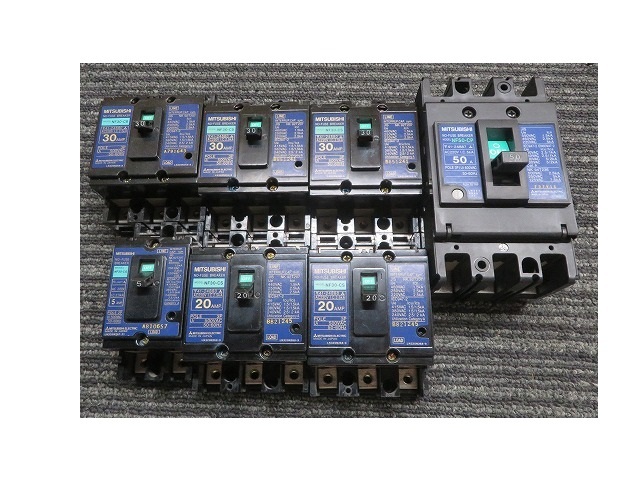 K☆MITSUBISHI 三菱　　ノーヒューズブレーカー　遮断器　7点セット NF50-CP　50A NF30-CS　30AMP　20AMP 　5AMP ◎取り外し品_画像1