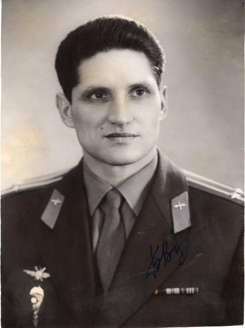 【UACCRD】ボリス・ヴォリノフ直筆サイン■ソビエト連邦宇宙飛行士●_画像1