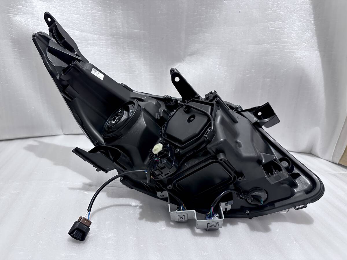 極上品 ノア エスクァイア 80 前期 ZRR80 純正 LED ヘッドライト 左 ヘッドランプ 81150-28D20/81170-28D21 ICHIKOH 28-227 打刻 E_画像5