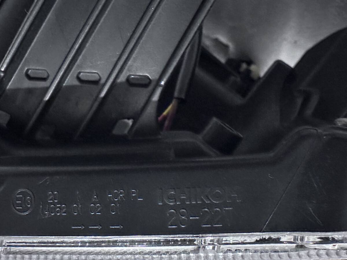 極上品 ノア エスクァイア 80 前期 ZRR80 純正 LED ヘッドライト 左 ヘッドランプ 81150-28D20/81170-28D21 ICHIKOH 28-227 打刻 E_画像8