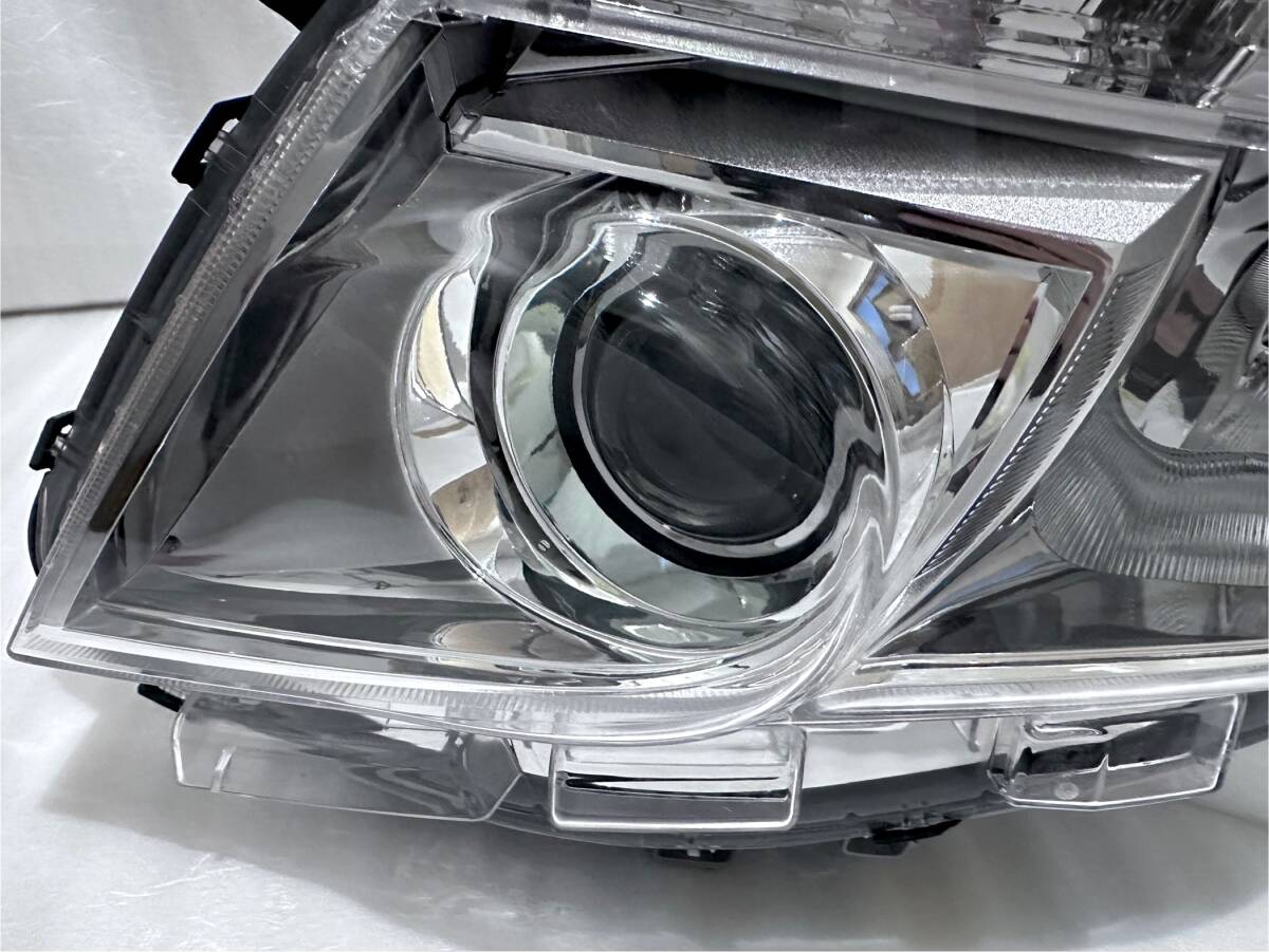 極上品 ノア エスクァイア 80 前期 ZRR80 純正 LED ヘッドライト 左 ヘッドランプ 81150-28D20/81170-28D21 ICHIKOH 28-227 打刻 E_画像2