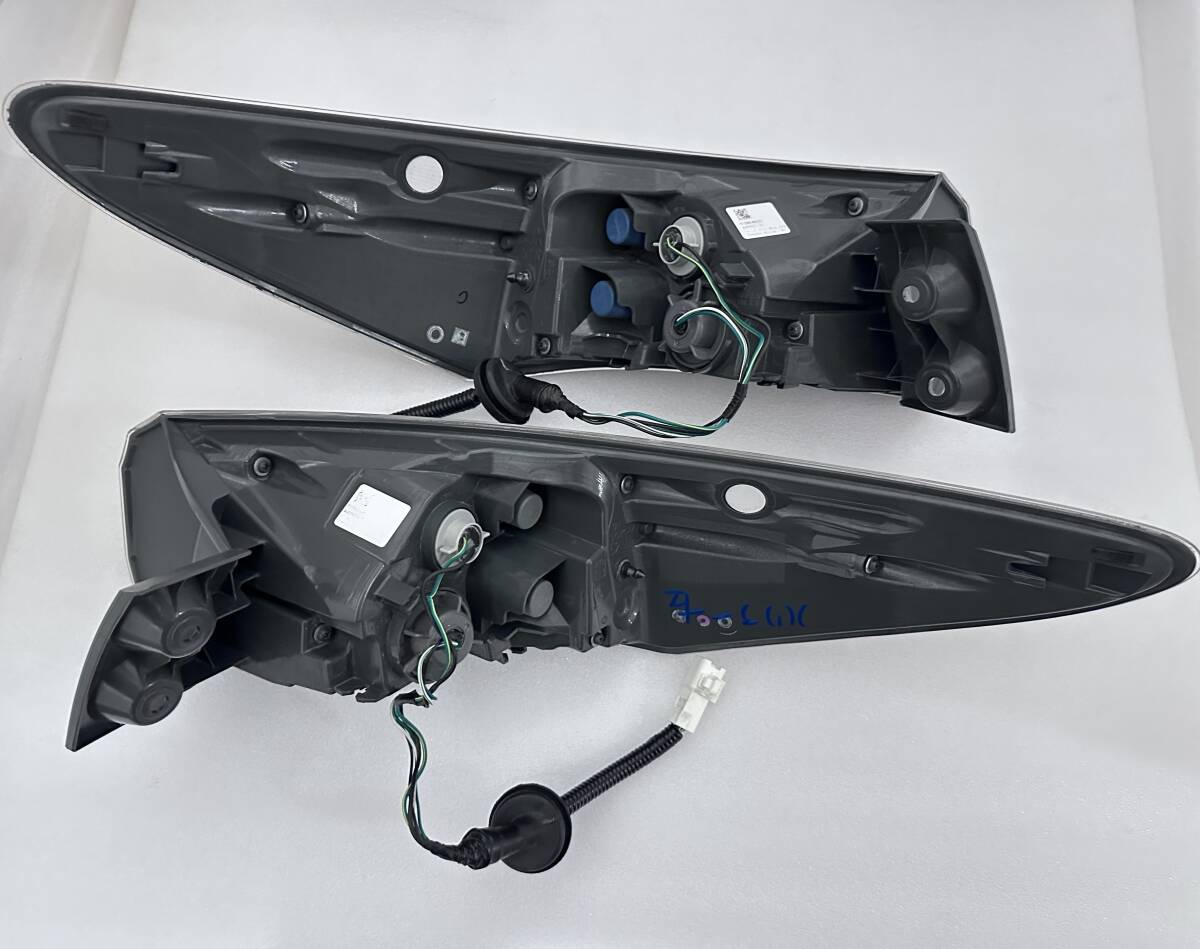 極美品/破損無 ハリアー 60 前期 純正 テールランプ テール テールレンズ ASU60W ASU65W ZSU60W ZSU65W 左 右 48-149/48-148 一式 左右_画像6