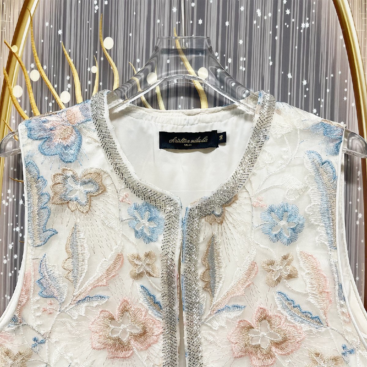 定価4萬★christian milada?ミラノ発?ベスト★上品 快適 キラキラ 刺繍 花柄 エレガント トップス チョッキ レディース 日常 夏 M/36